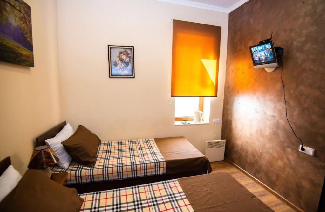 U Ashota Hotel Yerevan Exterior photo